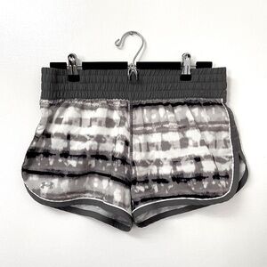 Under Armour Semi Fitted Shorts